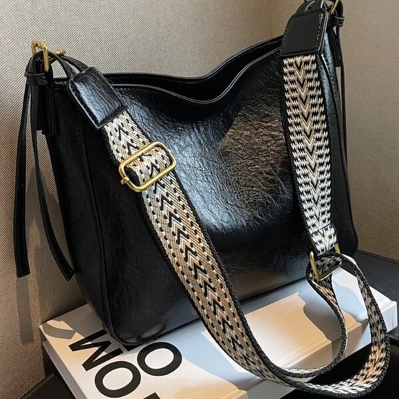 Bags Black Minimalist Zipper Hobo Bag With Shoulder Strap Poshmark